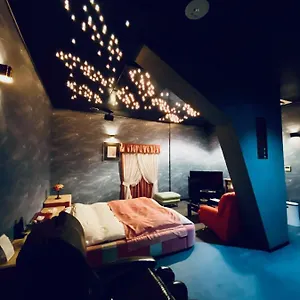 Sagano Love hotel